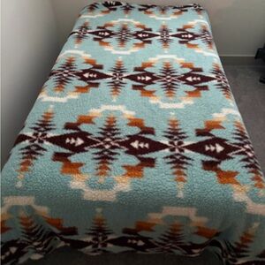 Pendleton sherpa fleece Twin Blanket good clean condition